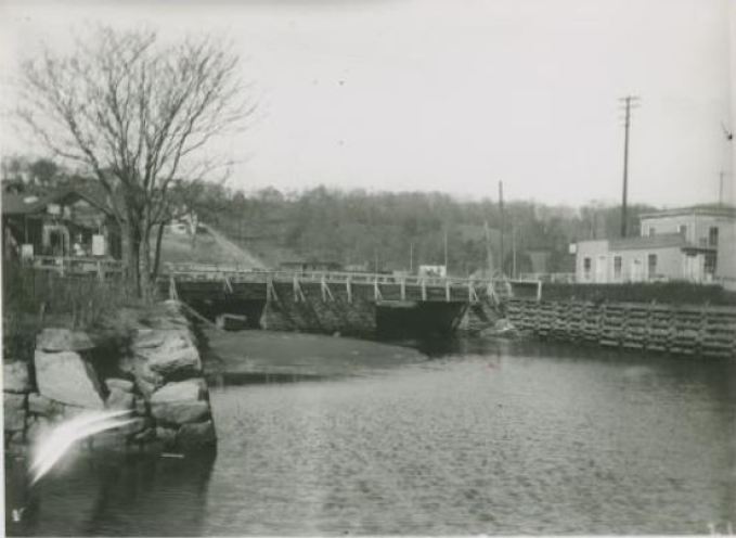 bridge 1900.JPG